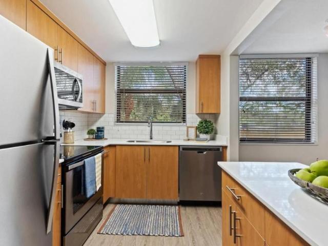2 bedroom, Miami Lakes FL 33014 106025777