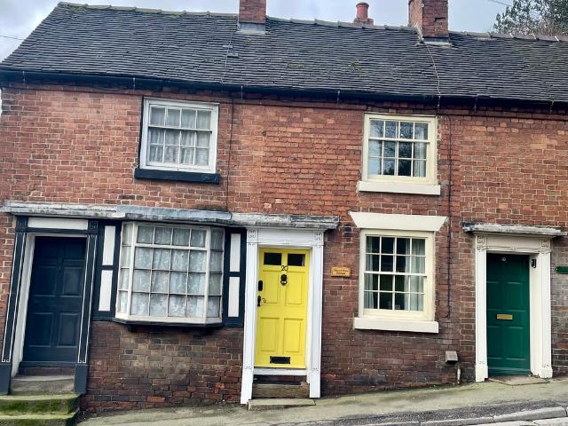 2 bedroom mid terrace to let