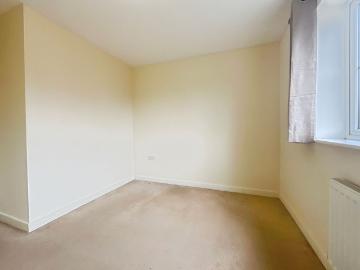 2 bedroom Mid Terraced House to let