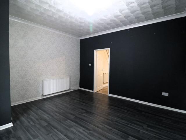 2 Bedroom Mid Terraced House To Rent