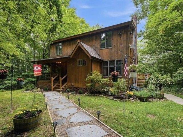2 bedroom, Middlebury VT 05753 105633627