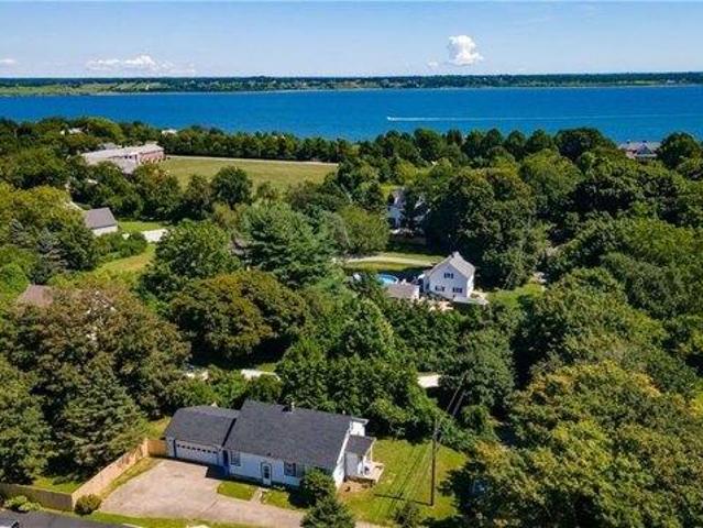 2 bedroom, Middletown RI 02842 105612104