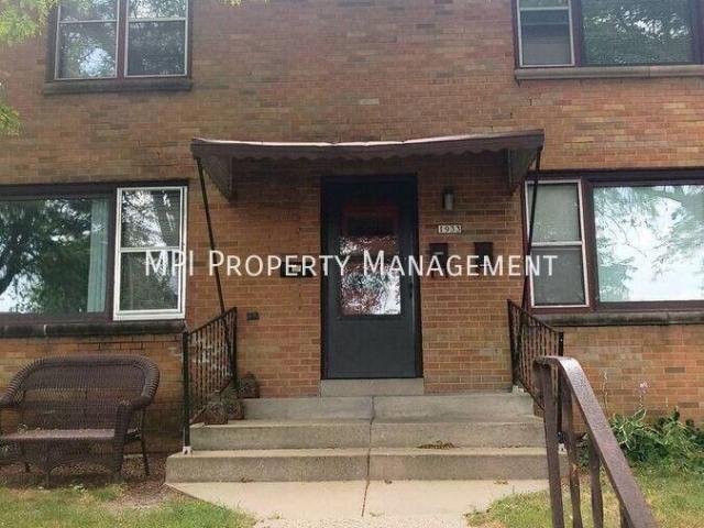 2 bedroom, Milwaukee WI 53207 104614600