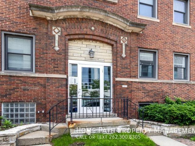 2 bedroom, Milwaukee WI 53202 103208602