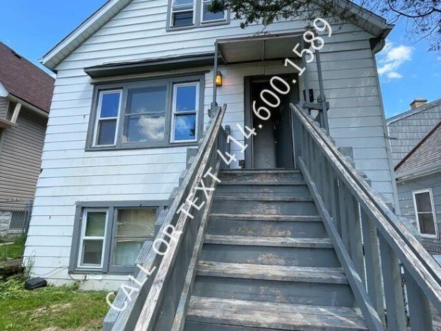 2 bedroom, Milwaukee WI 53215 104820472