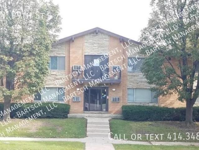 2 bedroom, Milwaukee WI 53225 105837031