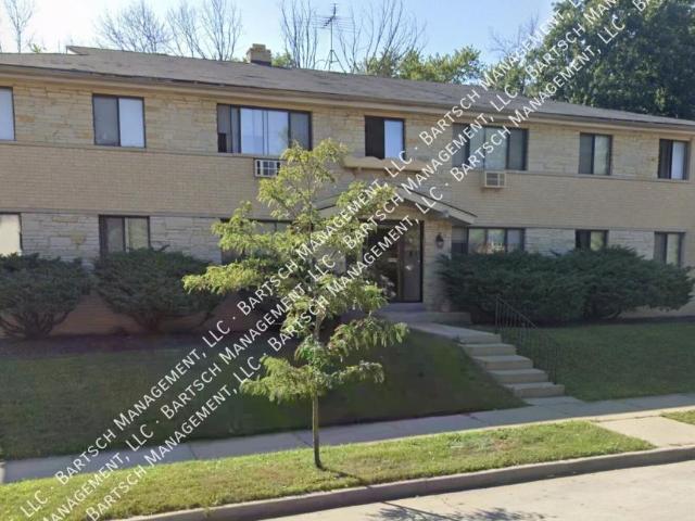 2 bedroom, Milwaukee WI 53222 105667002