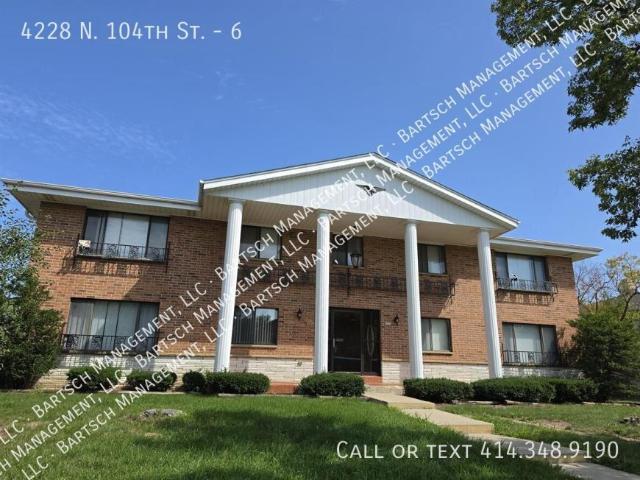 2 bedroom, Milwaukee WI 53222 105837037