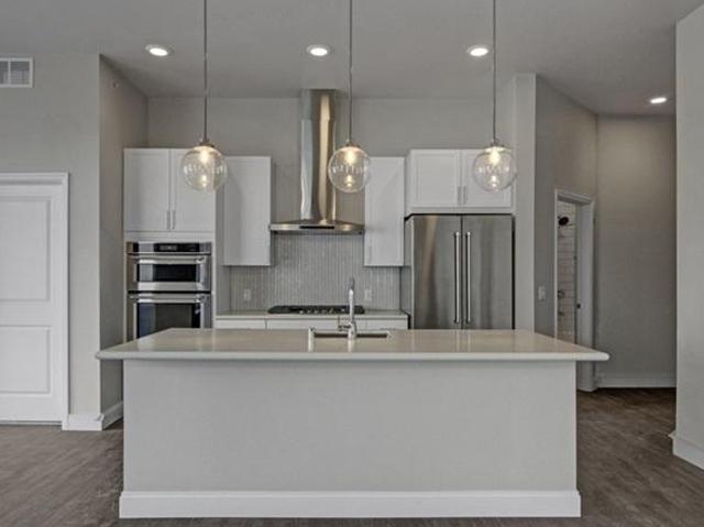 2 bedroom, Minneapolis MN 55408 85547962