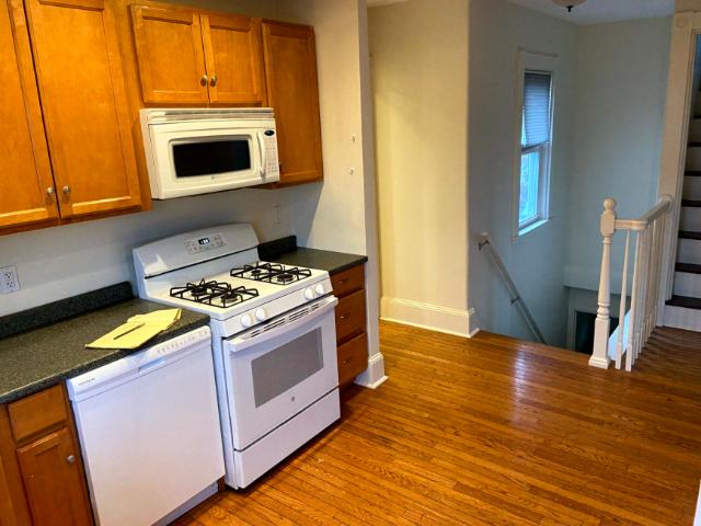 2 bedroom, Norwood MA 02062 104756394