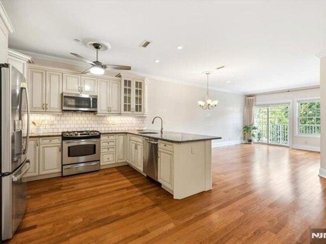 2 bedroom, Northvale NJ 07647 105276980