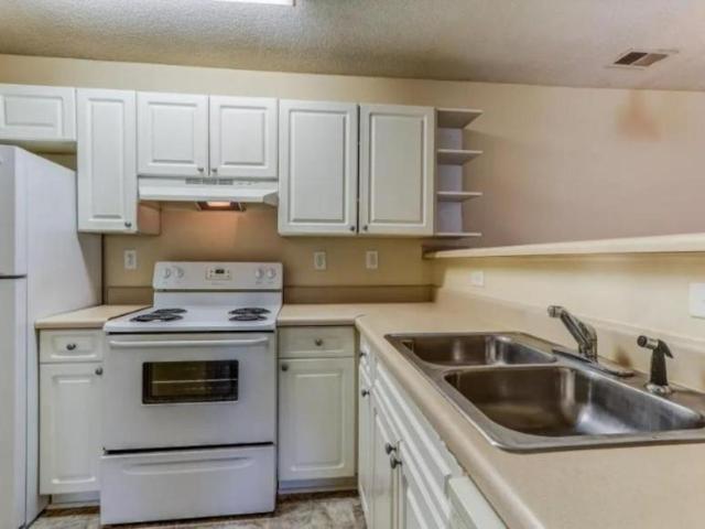 2 bedroom, North Charleston SC 29420 106025172