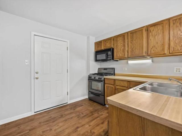 2 bedroom, North Aurora IL 60542 LS105669055