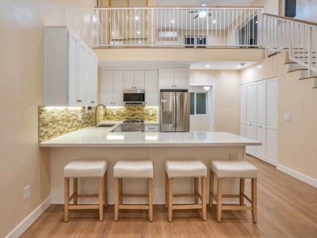 2 bedroom, North Hollywood CA 91605 103209961