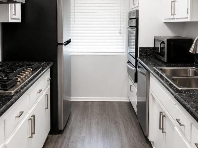 2 bedroom, North Hollywood CA 91606 104338551