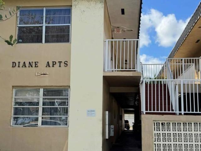2 bedroom, North Miami Beach FL 33162 106133696
