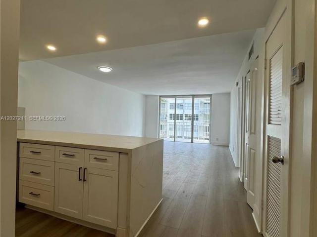 2 bedroom, North Miami Beach FL 33162 106133707