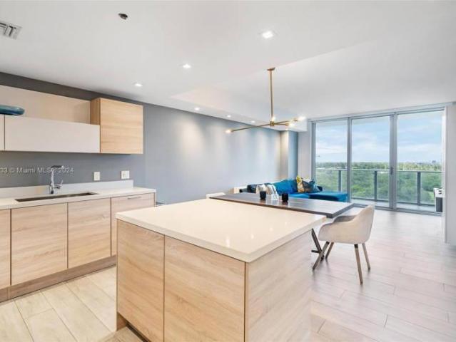 2 bedroom, North Miami Beach FL 33162 101985804