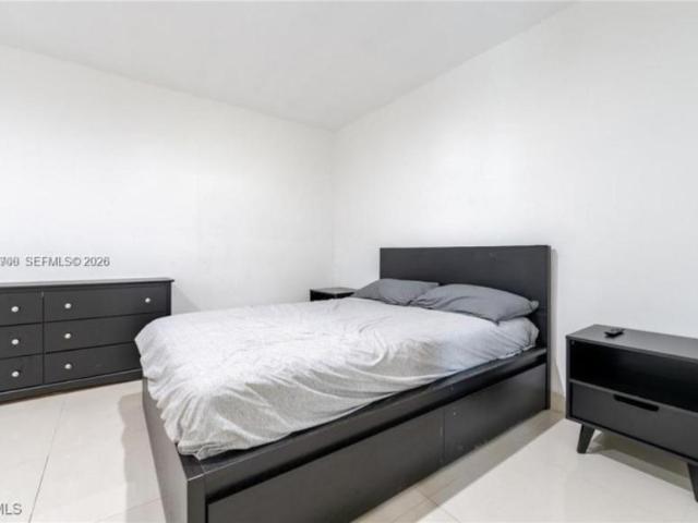 2 bedroom, North Miami FL 33161 106220760