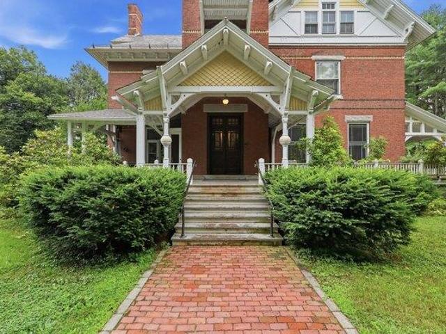2 bedroom, Northampton MA 01053 105577391