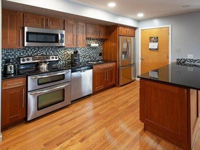 2 bedroom, Northampton MA 01060 104538945