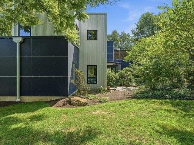 2 bedroom, Northampton MA 01060 105330937