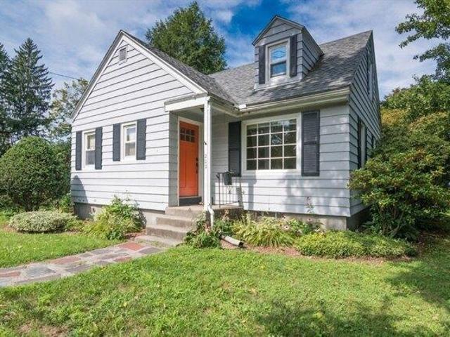 2 bedroom, Northampton MA 01060 105340491