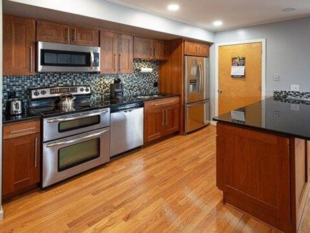 2 bedroom, Northampton MA 01060 105562338