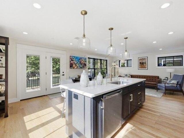 2 bedroom, Northampton MA 01062 105330532