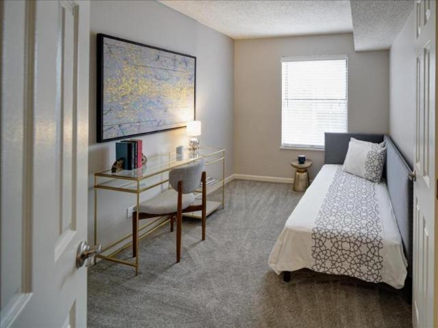 2 bedroom, Naperville IL 60563 105891154