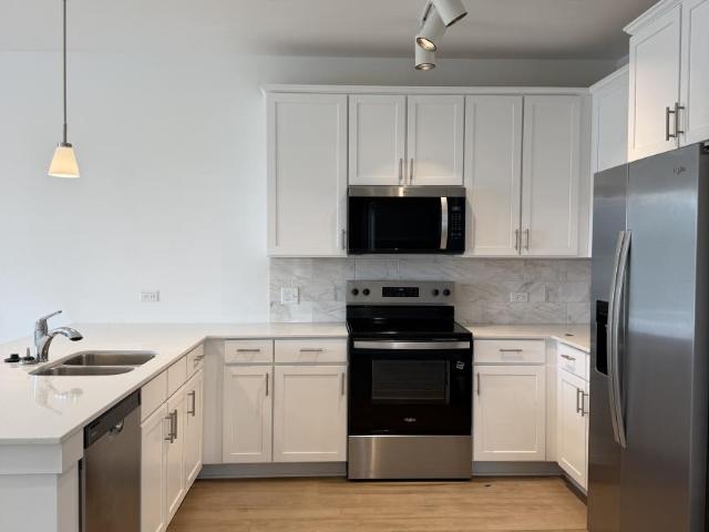 2 bedroom, Naperville IL 60565 105978101
