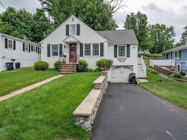 2 bedroom, Nashua NH 03064 105473815