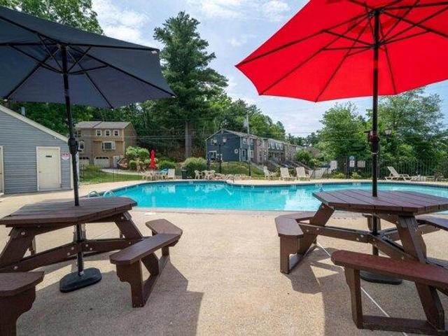 2 bedroom, Nashua NH 03063 105496364