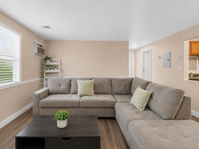 2 bedroom, New Bedford MA 02745 105629072
