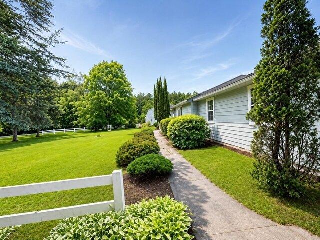 2 bedroom, New London NH 03257 105440713