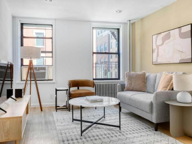 2 bedroom, New York City New York City 10012 104784023