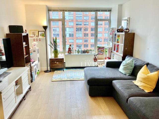 2 bedroom, New York NY 10282 42687859