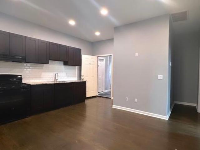 2 bedroom, Newark NJ 07103 102227341
