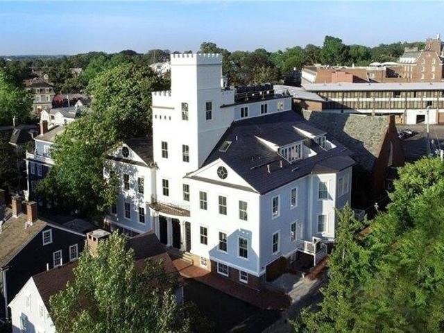 2 bedroom, Newport RI 02840 105418277