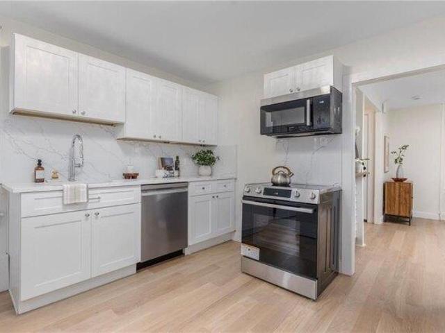 2 bedroom, Newport RI 02840 105534180