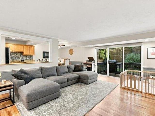 2 bedroom, Newport RI 02840 105574729