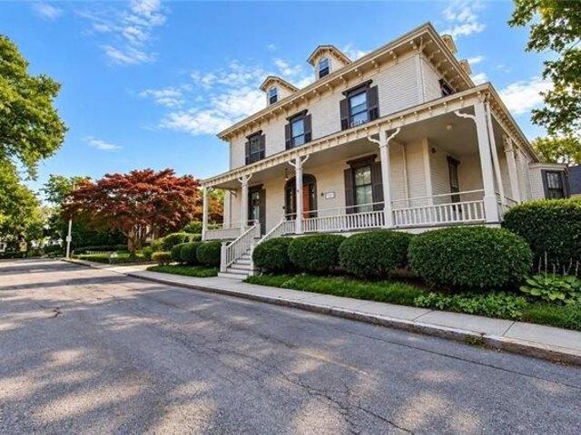 2 bedroom, Newport RI 02840 105575223
