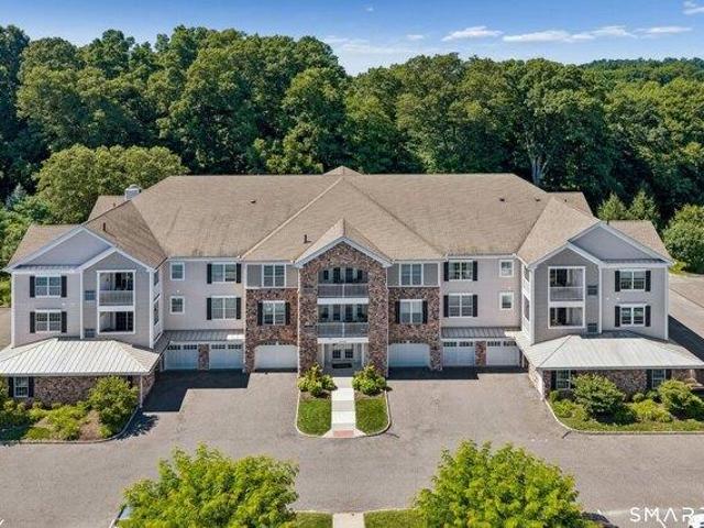 2 bedroom, Newtown CT 06470 104789201