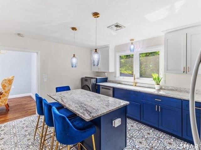 2 bedroom, Newtown CT 06470 105497161