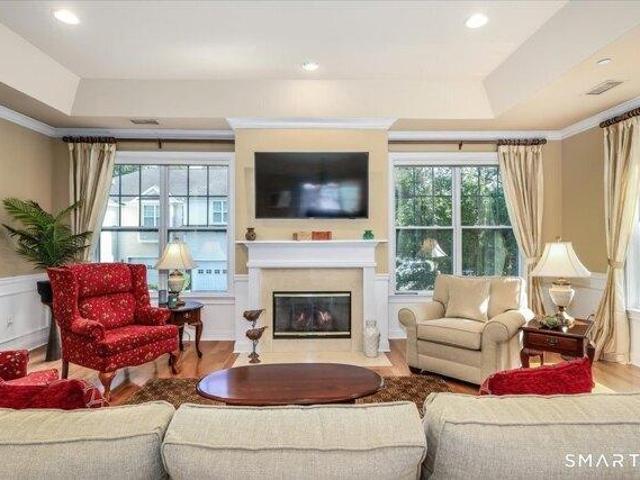 2 bedroom, Newtown CT 06470 105532971