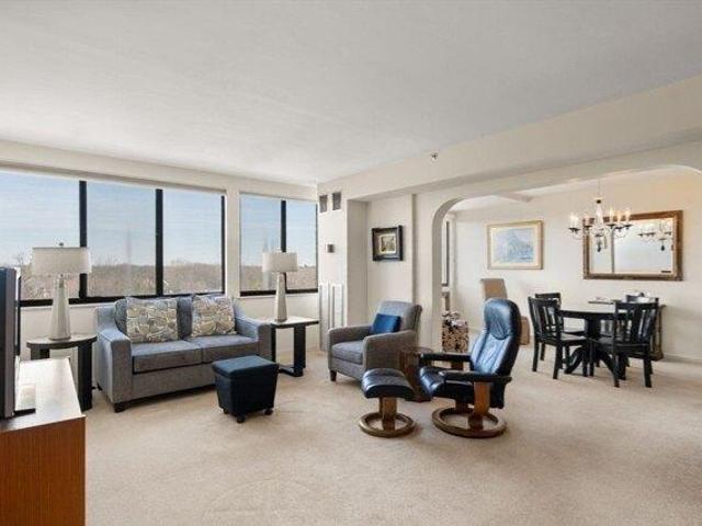 2 bedroom, Newton MA 02467 105417328