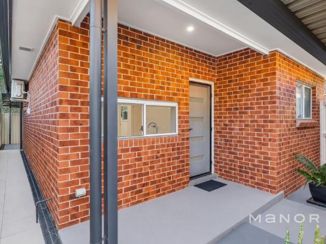 2 Bedroom Near New Comfort!