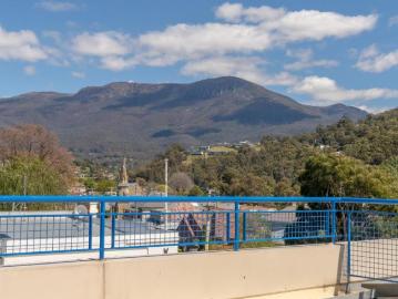 2 Bedroom Apartment South Hobart, 102759867