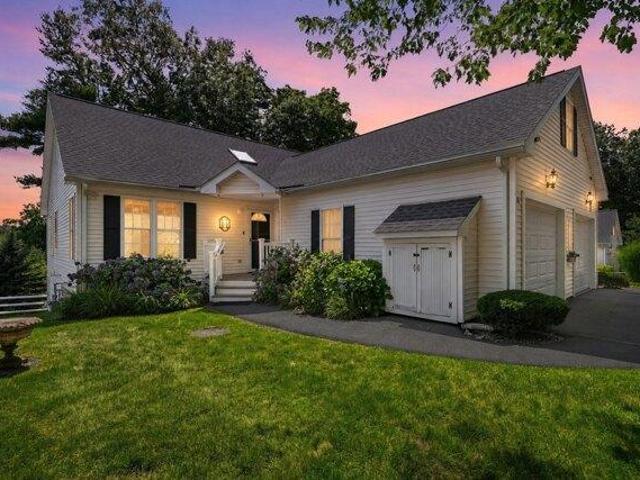 2 bedroom, Southborough MA 01772 105549274