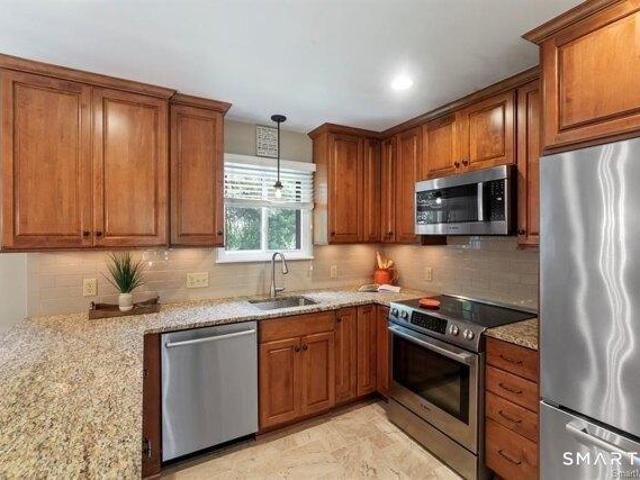 2 bedroom, Southbury CT 06488 104655220